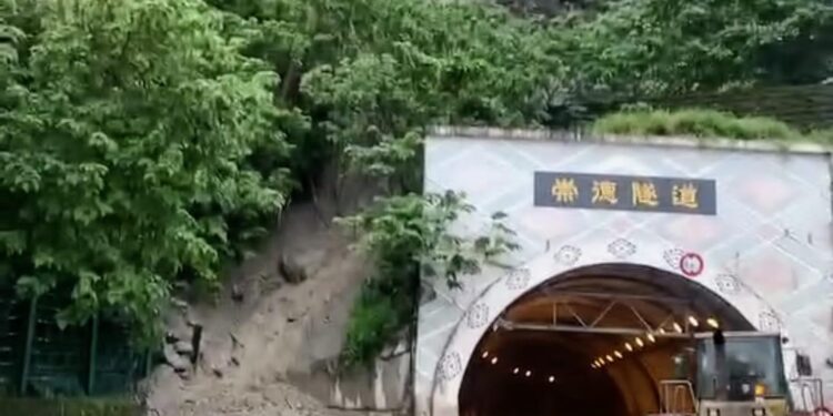 花蓮迫切需要一條安全回家的路 沒有交通、沒有產業,更沒有觀光! 花蓮迫切需要一條安全回家的路 沒有交通、沒有產業,更沒有觀光!