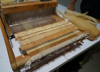 菜瓜布大變身 中市纖博館創意絲瓜絡編織好時尚