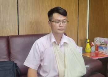 議員遭妻砍傷 指控警分局長勾引人妻