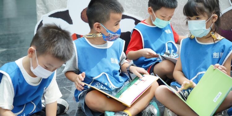 2024臺中市閱讀起步走開跑 1.2萬份超萌閱讀禮袋7/10起發送 2024臺中市閱讀起步走開跑 1.2萬份超萌閱讀禮袋7/10起發送