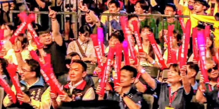 2024花蓮夏戀嘉年華演唱會第二夜 獨立樂團唱出全場熱夏心聲 2024花蓮夏戀嘉年華演唱會第二夜 獨立樂團唱出全場熱夏心聲