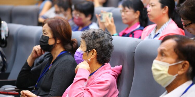 中市圖親子服務接軌國際  英國學者分享嬰幼兒閱讀知識