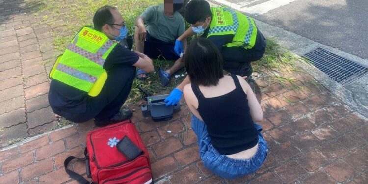 人美心更美 正妹畢業生求職途中 意外拯救被熱暈倒地回收伯