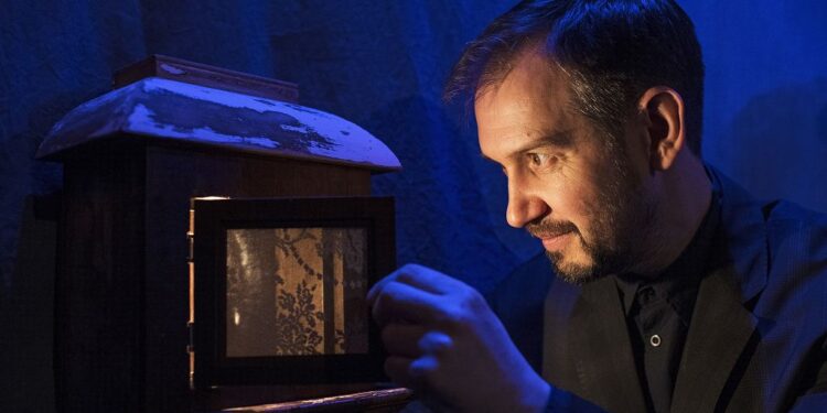 你家也有怕黑的小孩嗎? 快快一起來歌劇院看夜燈 你家也有怕黑的小孩嗎? 快快一起來歌劇院看夜燈