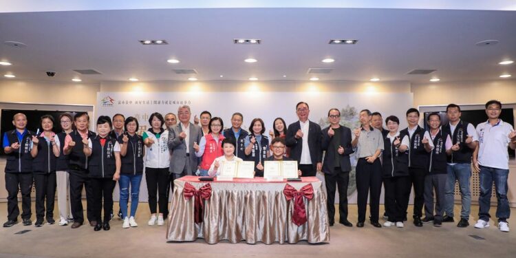 公私合力創南屯閱讀新祕境  羅布森捐建圖書館 盧市長：閱讀力是城市競爭力