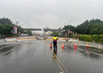 凱米颱風肆虐釀災　嘉警冒雨守護人民安全