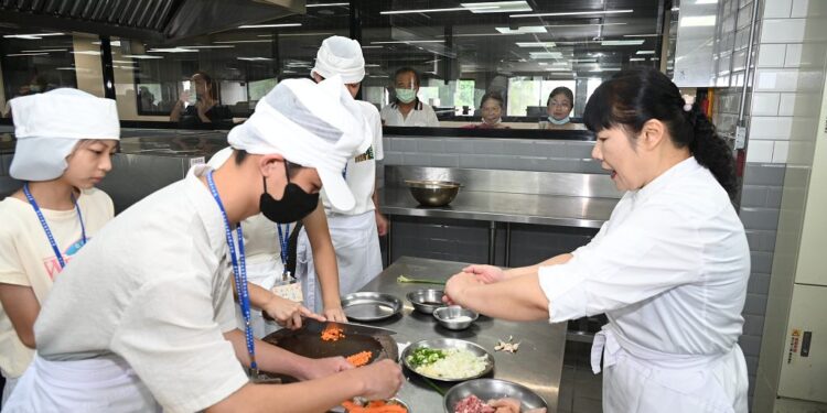 別出心裁少年大主廚活動 獲青少年熱烈迴響 別出心裁少年大主廚活動 獲青少年熱烈迴響