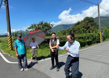 張峻議長爭取鳳林北林里太陽能路口道路警示標誌完工里長感謝 當地居民有感
