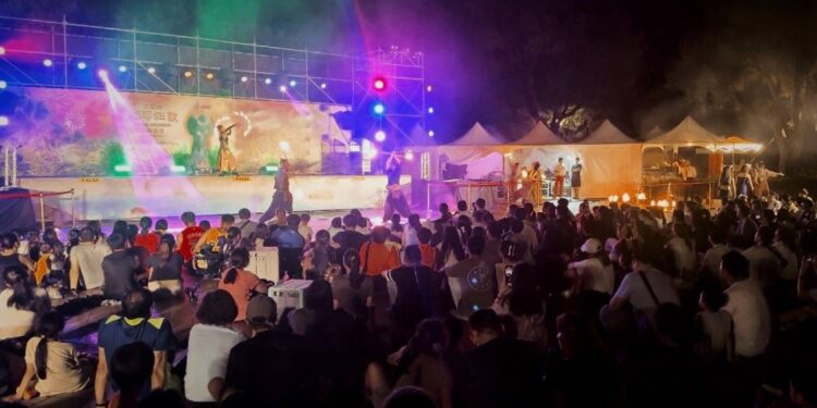 歡慶六福村45周年部落狂歡盛夏最長璀璨煙火秀   火舞特技秀超消暑島嶼熱浪水戰