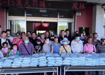 立委傅崐萁及花蓮有機農業協會共同捐贈白米 助315戶弱勢家庭