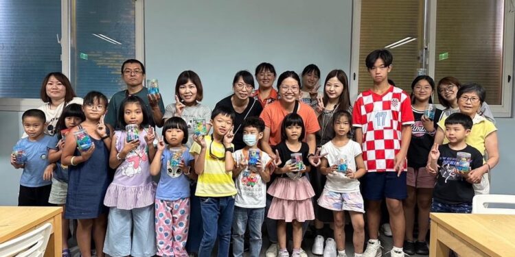 花蓮縣政府辦理親子海洋手作體驗課程 今年夏日齊來漁港探索海洋童趣 花蓮縣政府辦理親子海洋手作體驗課程 今年夏日齊來漁港探索海洋童趣