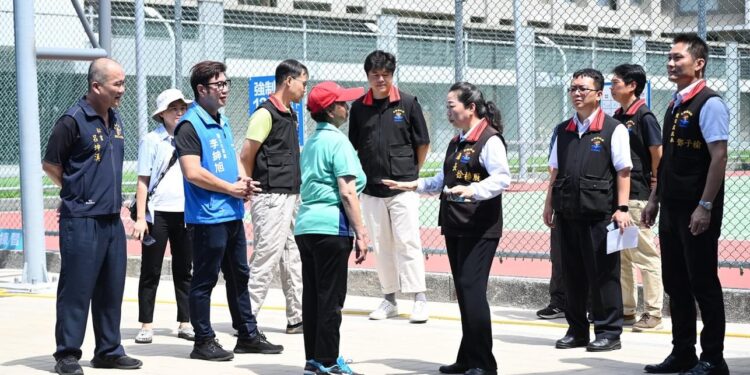 花蓮縣青年住宅游泳池暑期開放囉 徐榛蔚提醒學童注意自身戲水安全