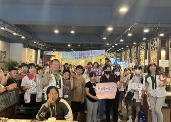 鍋物店家送愛心　關懷家扶兒少招待豐盛美食