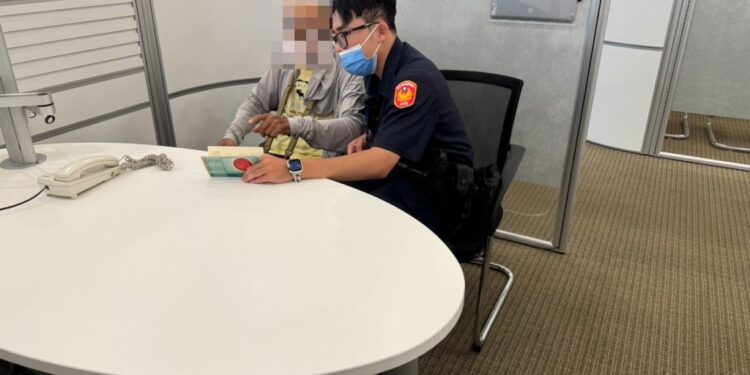 七旬老翁投資翡翠   警現場查看驚覺怪怪的