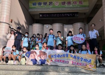 仙氣女警開學護童勤務  這一事讓她深有同感