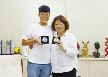 巴黎奧運劉宛渝選手返嘉　黃敏惠暖抱並鼓勵祝福