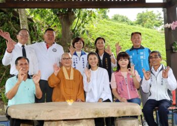 慈濟吉祥月祈福 大自在王佛禪寺中元普度 許縣長先後出席獻供頂禮