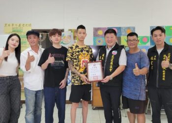 父親節與豐年祭前夕 議長張峻媒合髮型設計師前進豐濱鄉義剪