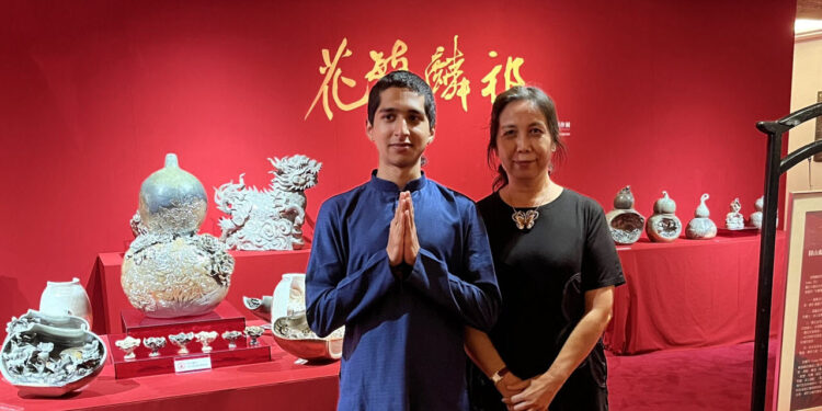 祁慶玲「祁麟繁花」陶藝展 繁花之王重塑東方美學 祁慶玲「祁麟繁花」陶藝展 繁花之王重塑東方美學