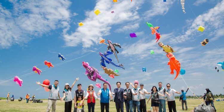 竹市國際風箏節8/31登場 邱臣遠代理市長:10樓高三頭龍風箏、6米高巨龍地景風箏亞洲首秀在新竹 竹市國際風箏節8/31登場 邱臣遠代理市長:10樓高三頭龍風箏、6米高巨龍地景風箏亞洲首秀在新竹