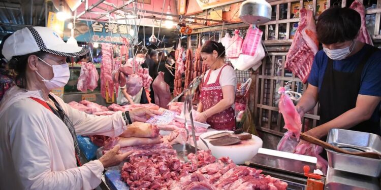 花蓮縣公民有零售市場 「市集加倍券」 週五、週六兌換鄉親踴躍 活絡市場在地經濟 花蓮縣公民有零售市場 「市集加倍券」 週五、週六兌換鄉親踴躍 活絡市場在地經濟