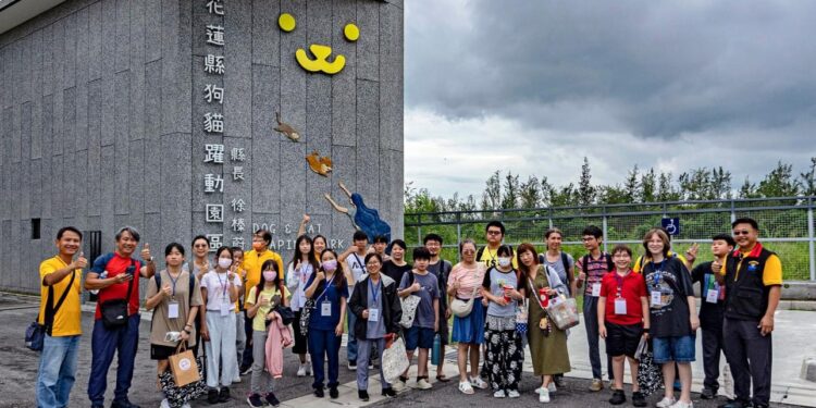 花蓮縣府辦理小小獸醫體驗 民眾收獲滿滿 探索學習愛護及尊重動物
