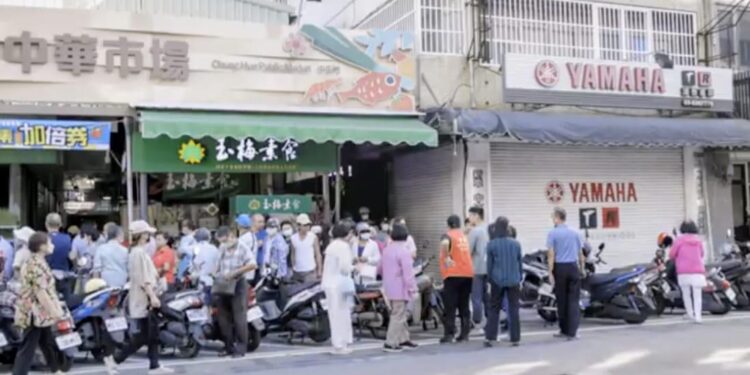 花蓮縣政府推出第一波市集加倍券 市場主委：人潮是過年狀態