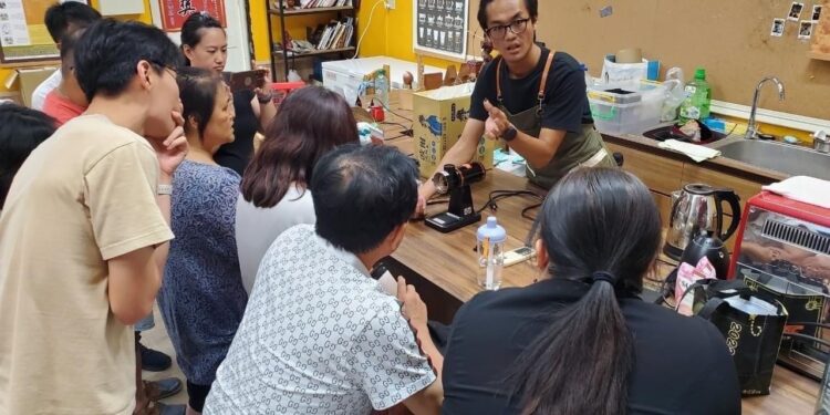 花蓮部落大學培育咖啡人才 完成考證追逐咖啡夢 花蓮部落大學培育咖啡人才 完成考證追逐咖啡夢