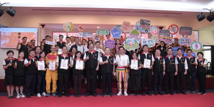 金曲原住民天后舞思愛Usay Kawlu閃亮現身花蓮縣政府八月份升旗典禮 齊慶81原住民族日 金曲原住民天后舞思愛Usay Kawlu閃亮現身花蓮縣政府八月份升旗典禮 齊慶81原住民族日