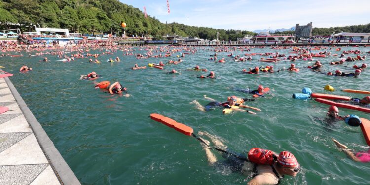 2024第42屆日月潭國際萬人泳渡 宜居城市泳出健康 2024第42屆日月潭國際萬人泳渡 宜居城市泳出健康