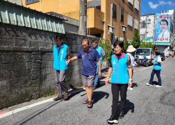 中央、縣鄉共力挹注千萬建設經費 游淑貞現勘吉安鄉內狹小巷道鋪整