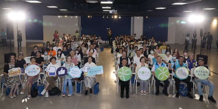 中市第七屆纖創獎54件創作盛大展出 921頒獎典禮纖維新星齊聚 中市第七屆纖創獎54件創作盛大展出 921頒獎典禮纖維新星齊聚