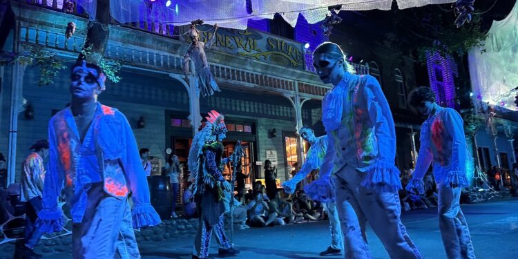 六福村今年首推萬聖檔期   墓碑鎮期間限定全台最驚悚夜間遊行挑戰你的恐懼