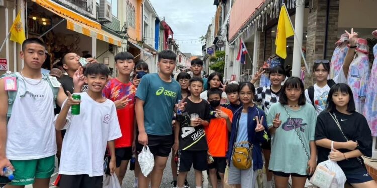 吉安國中客家藝文校隊赴泰國交流 探索多元學習新機會 吉安國中客家藝文校隊赴泰國交流 探索多元學習新機會