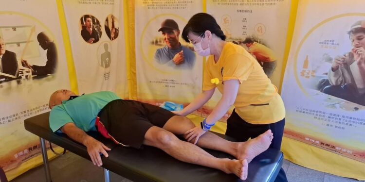 山達基志願牧師帳篷進駐元帝廟北極亭 傳遞正能量與解決之道