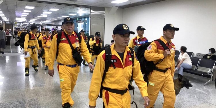 提升國際救援效能竹市特搜隊輪值國際人道救援 參與包機及地震聯合搜救演練 提升國際救援效能竹市特搜隊輪值國際人道救援 參與包機及地震聯合搜救演練