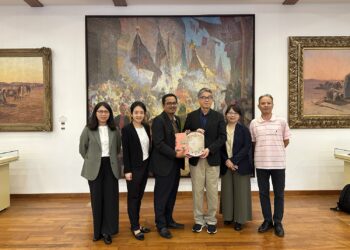 故宮團隊馬星洽展　借得李為經肖像南院展出