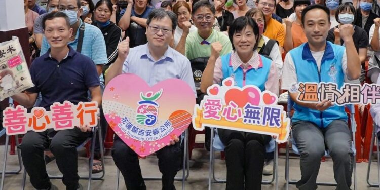 游淑貞購助在地優質產品 暖送統帥大樓災戶過中秋