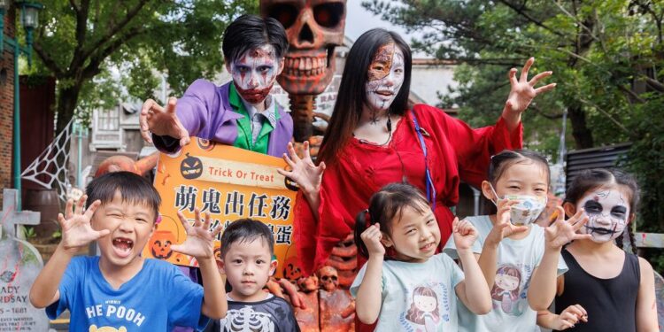 秒飛歐洲體驗秋日田園美景 入住六福莊賞美景拍美照 再瘋玩全台最大萬聖慶典墓碑鎮 秒飛歐洲體驗秋日田園美景 入住六福莊賞美景拍美照 再瘋玩全台最大萬聖慶典墓碑鎮