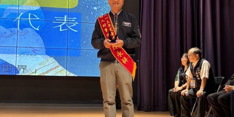 臺中文化中心及圖書館志工無私奉獻  榮獲好人好事及社會教育楷模表揚