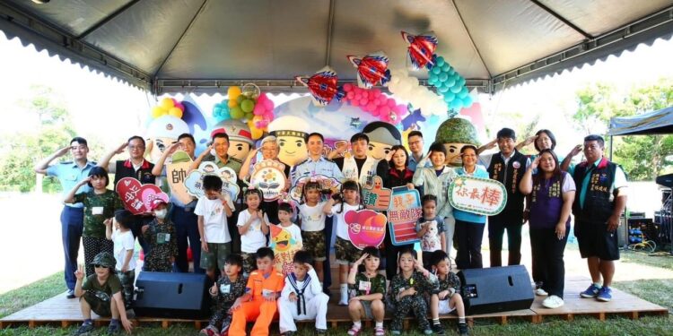 花蓮縣婦幼親創園區舉辦 「同心敬軍.彩繪童心」共譜溫馨童趣 花蓮縣婦幼親創園區舉辦 「同心敬軍.彩繪童心」共譜溫馨童趣