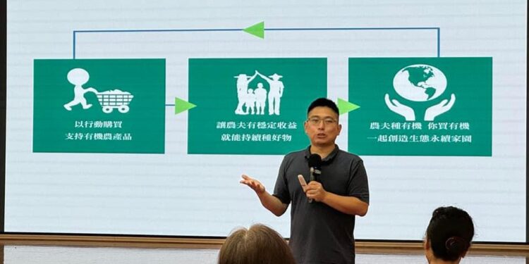 返鄉青農鍾雨恩分享有機米與地方創生的成功之路