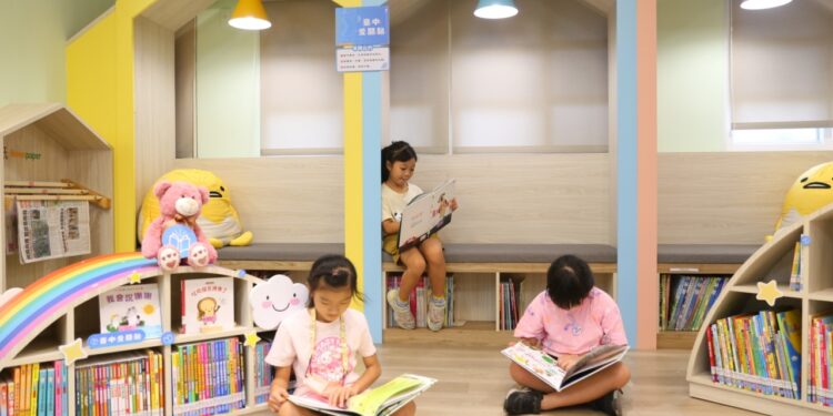 開學閱讀趣 中市圖愛閱點好書進校園 開學閱讀趣 中市圖愛閱點好書進校園