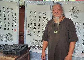 黃水水傳承版畫工藝　堅持手作教學推廣