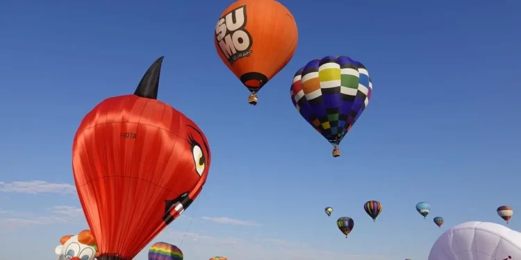 花蓮市政參訪團赴阿布奎基 共享熱氣球嘉年華壯觀盛景 花蓮市政參訪團赴阿布奎基 共享熱氣球嘉年華壯觀盛景