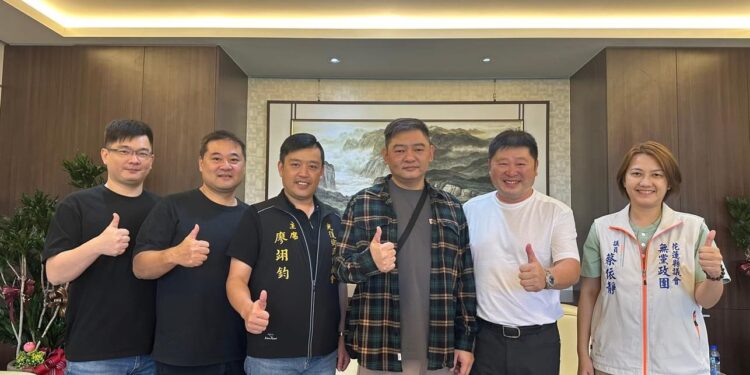 張峻議長熱情支持五月天公益演唱會 助力花蓮振興觀光 張峻議長熱情支持五月天公益演唱會 助力花蓮振興觀光