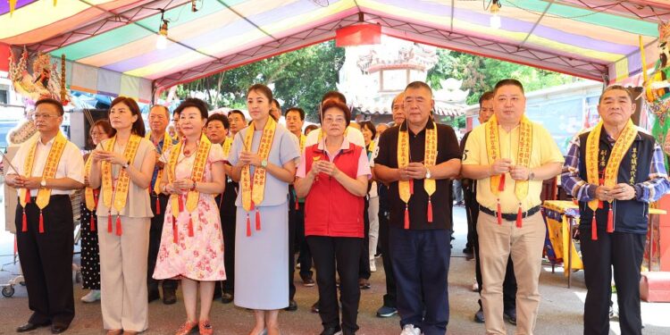 敦和宮財神爺神尊重修安座開光 高162台尺重60噸 敦和宮財神爺神尊重修安座開光 高162台尺重60噸