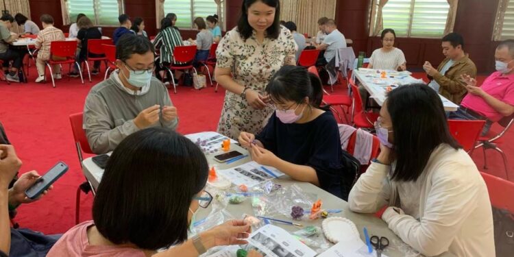 花蓮縣政府舉辦人事人員減壓工作坊 促進員工身心健康 花蓮縣政府舉辦人事人員減壓工作坊 促進員工身心健康