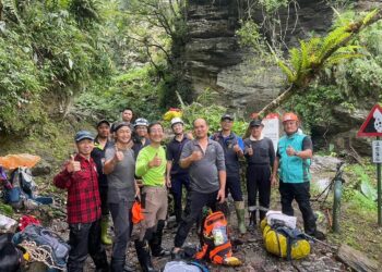 花蓮縣消防局成功救援受困登山隊伍