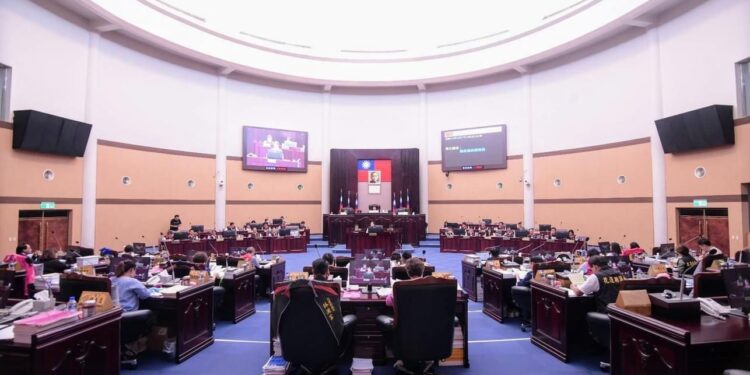 花蓮縣議會第20屆第4期定期大會 徐榛蔚針對各面向施政成果及114年規劃進行施政總報告